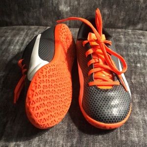 PUMA boys soccer shoes